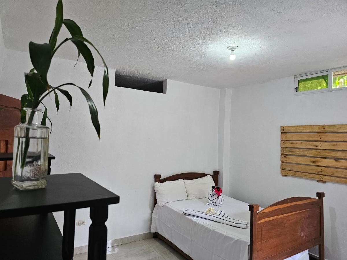 Lovely Inn San Cristóbal Екстериор снимка