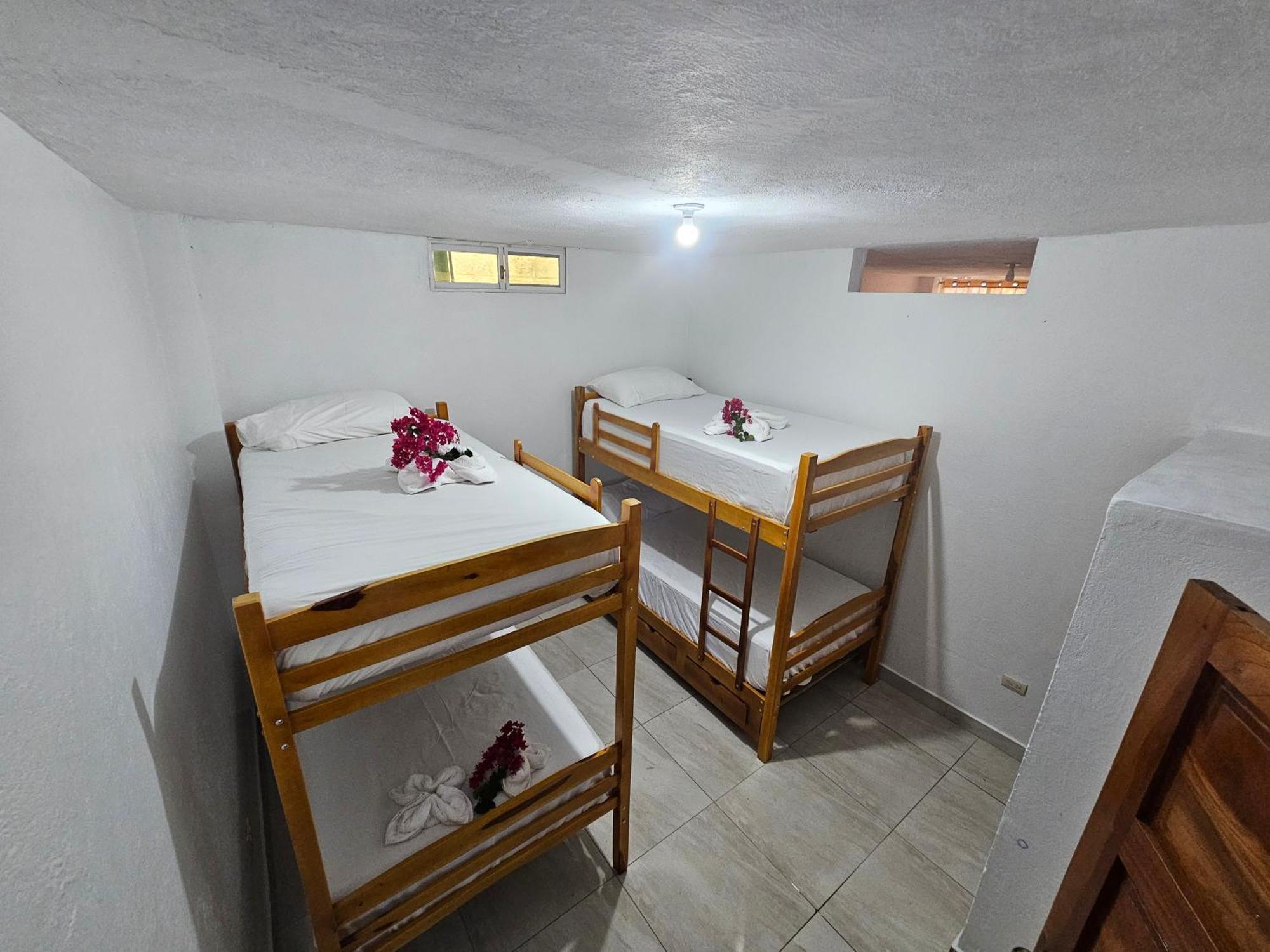 Lovely Inn San Cristóbal Екстериор снимка